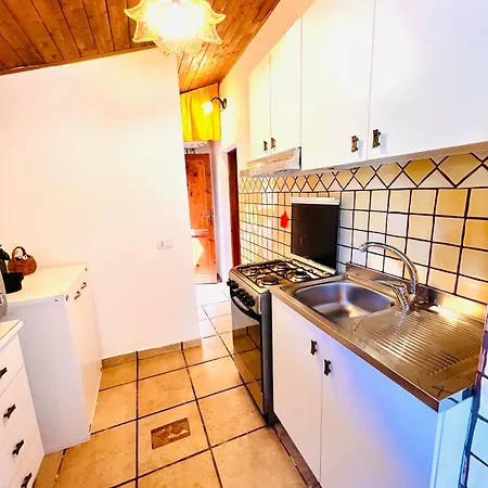 Διαμέρισμα Bilocale Lu Liciu In Centro San Teodoro (Sardinia)